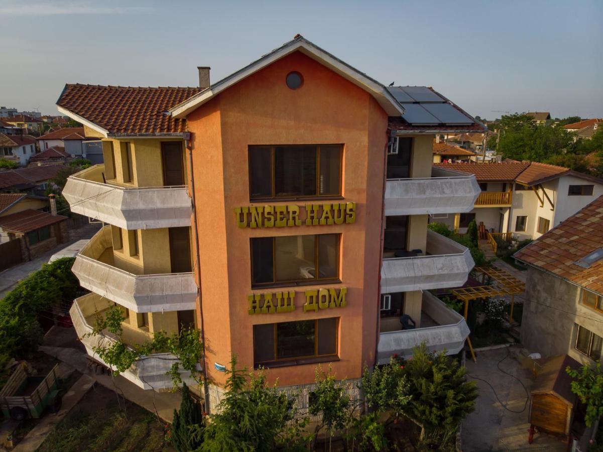 Guest House Nash Dom Kavarna ภายนอก รูปภาพ