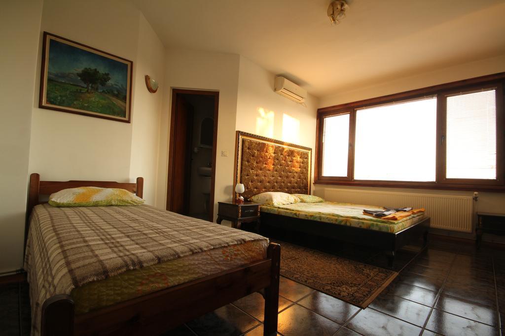 Guest House Nash Dom Kavarna ภายนอก รูปภาพ