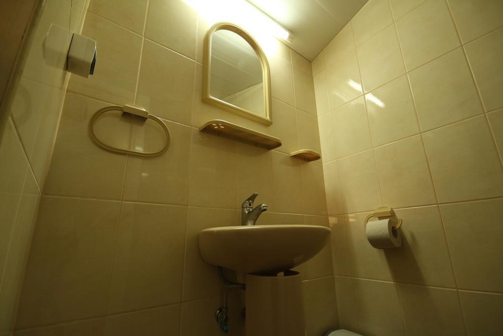Guest House Nash Dom Kavarna ภายนอก รูปภาพ