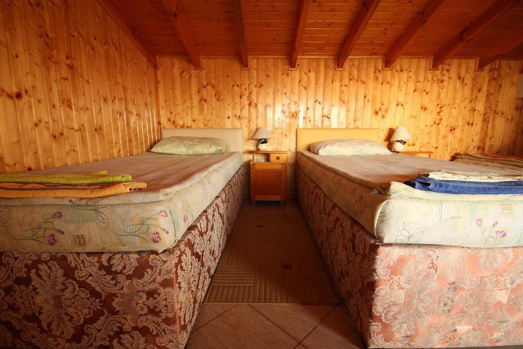 Guest House Nash Dom Kavarna ภายนอก รูปภาพ